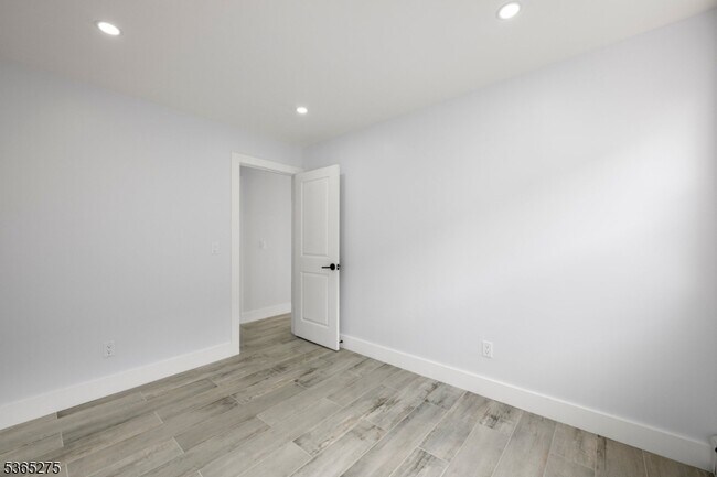 Building Photo - 20 Geyer St
