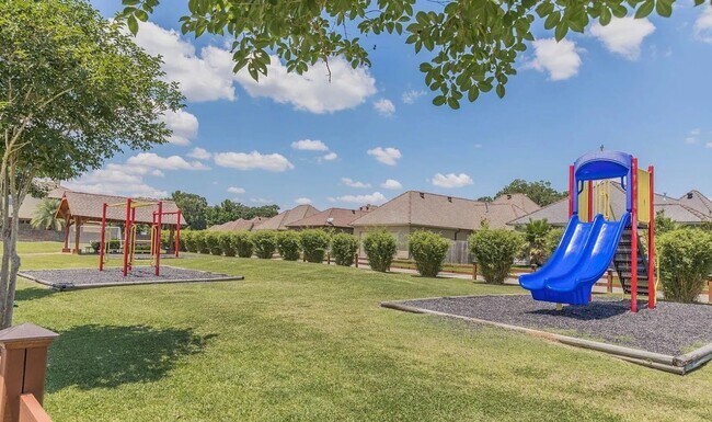 Building Photo - FOR RENT in LAFAYETTE!