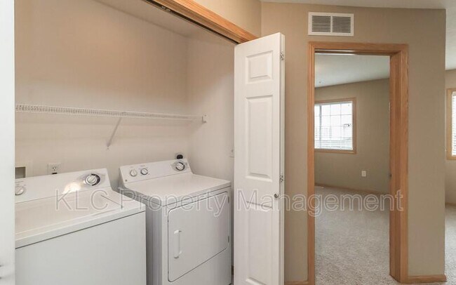 Building Photo - 8610 EP True Pkwy