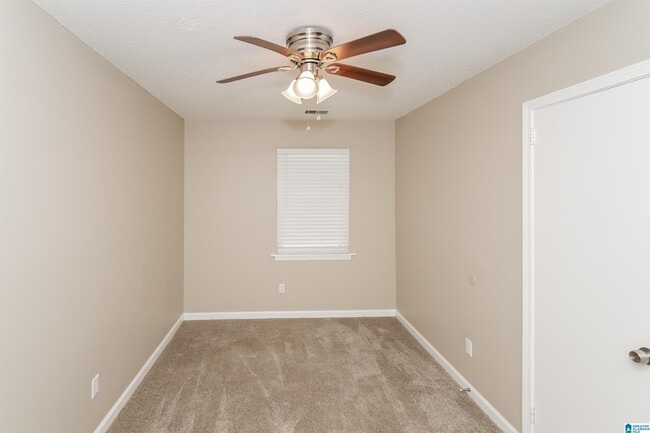 Building Photo - 525 Oak Crest Dr