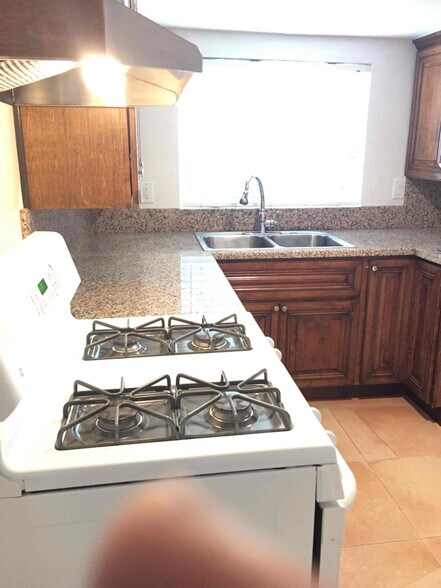 Building Photo - 7237 Milton Ave