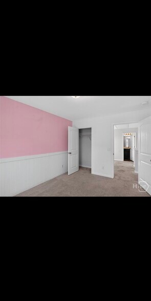 Building Photo - 94 Burnt Oak Rd