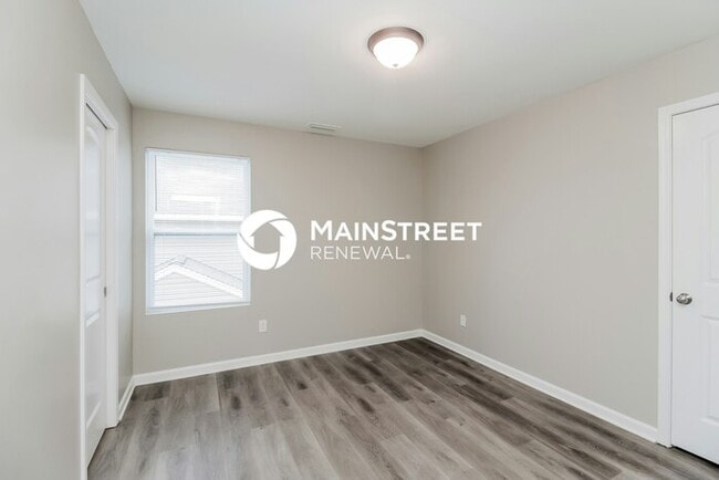 Building Photo - 3 Bedroom Pet-Friendly Home in Charlotte, NC with Main Street Renewal
