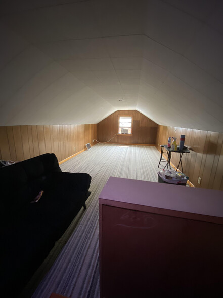 Loft/Bedroom - 1558 2nd St