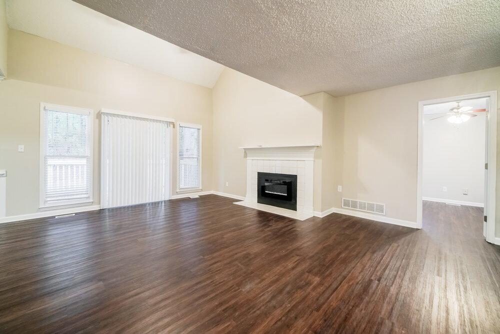 Building Photo - 3539 Pine Grove Dr