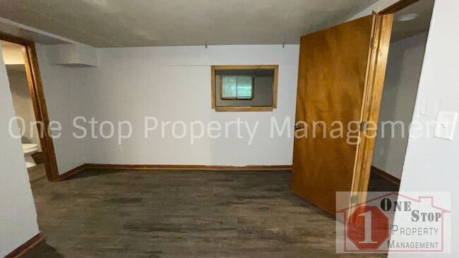 Building Photo - 2 Bedroom, 2 Bathroom Duplex in Raytown, MO