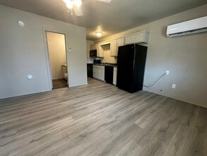 Building Photo - 112 S 25th St