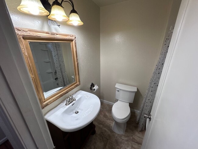Building Photo - 2156