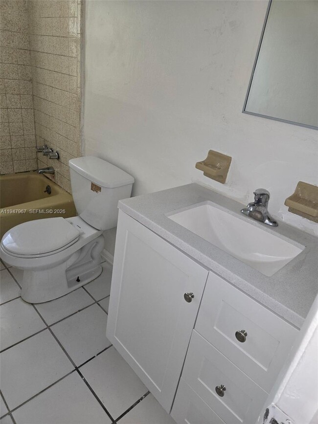 Building Photo - 6604 Miramar Ave