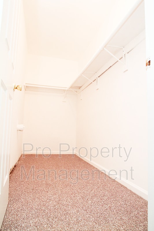 Building Photo - 267 Willow Springs