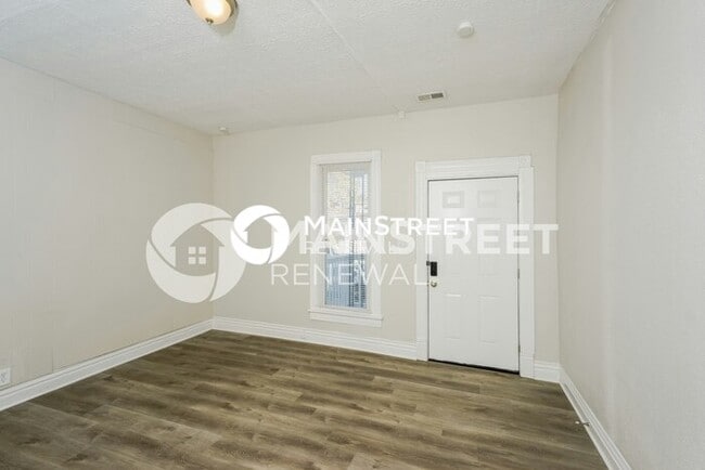 Building Photo - 1 Bedroom Pet-Friendly Home in Louisville, KY with Main Street Renewal