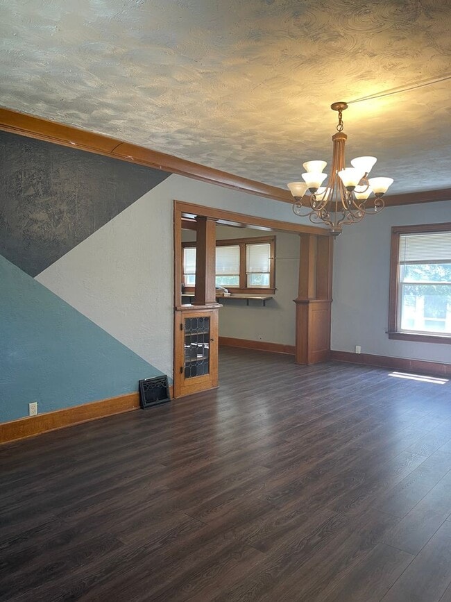 Building Photo - The Avalanche