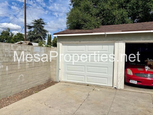 Building Photo - 762 S Currier St