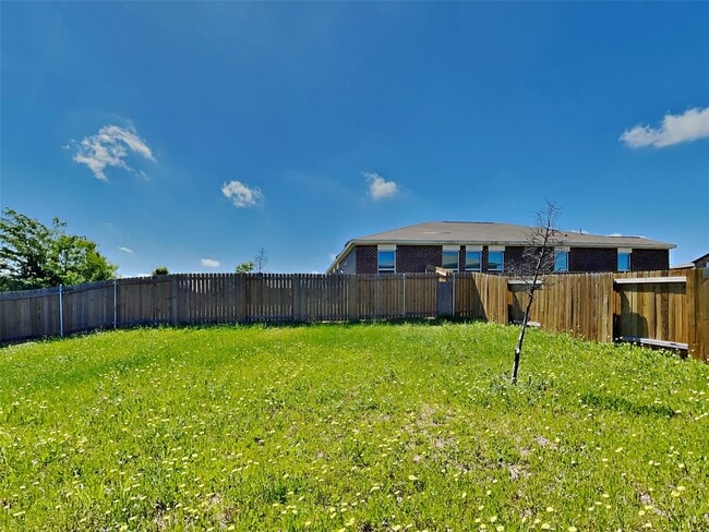 Building Photo - 732 Keeneland Dr