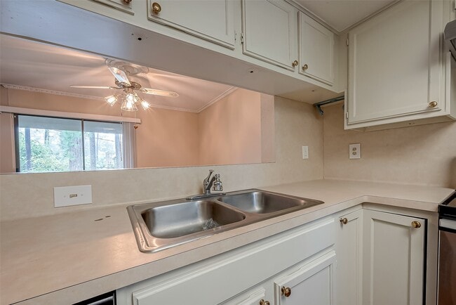 Building Photo - 14911 Wunderlich Dr