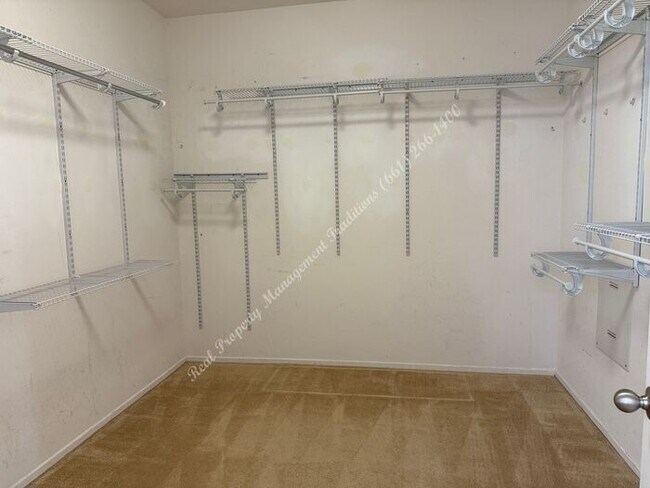 Building Photo - *** Please call us @ 661-266-1400 for information on availability, showings and applications proc...