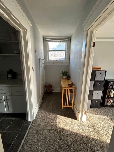 Building Photo - 308 N 11th St