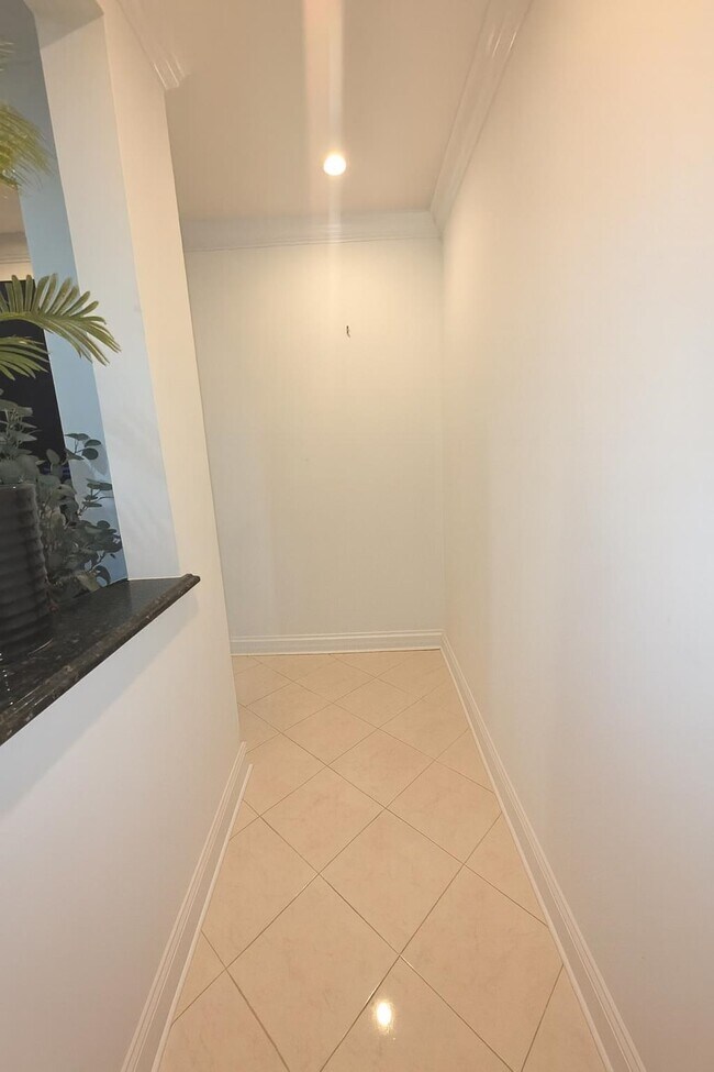 Building Photo - 217 44th St