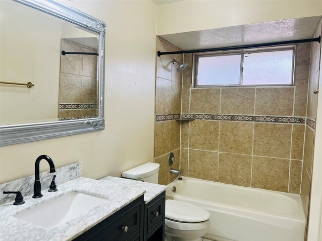 Building Photo - 8239 Squires Pl Dr