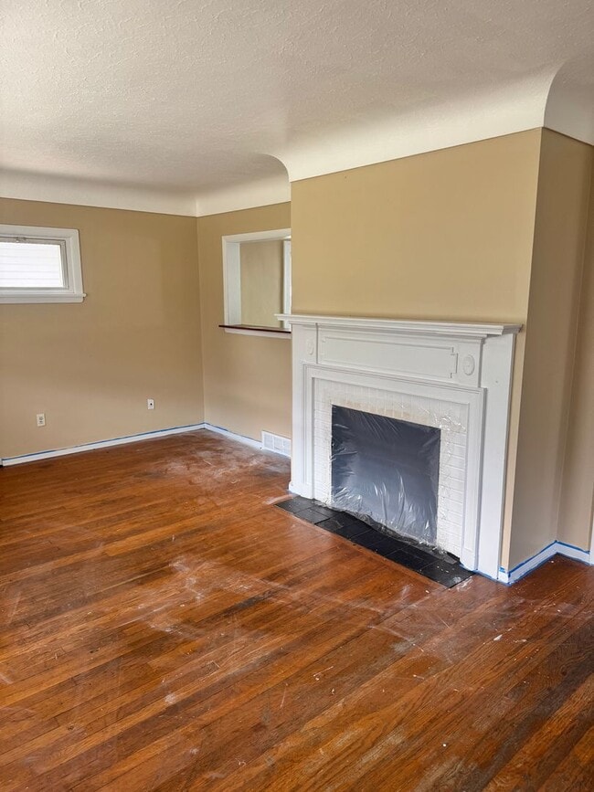 Building Photo - 4912 E 84th St