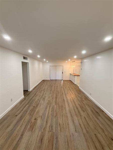 Building Photo - 3000 NW 69th Ct