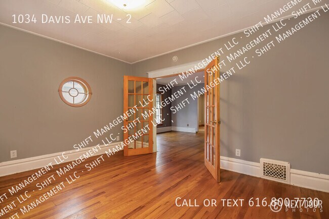 Building Photo - 1034 Davis Ave NW