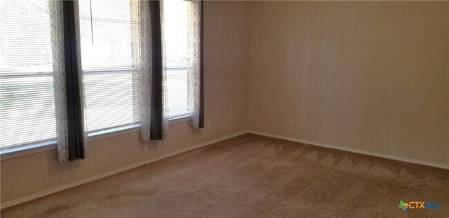 Building Photo - 619 Rolling Hills Dr