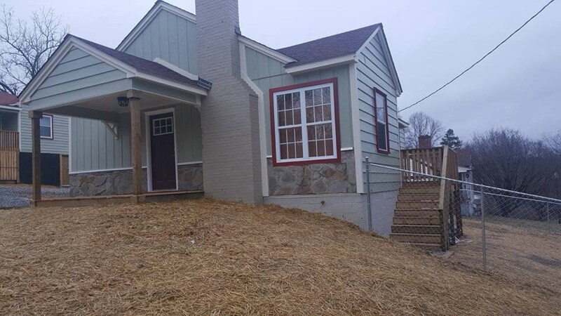 Primary Photo - 215 Circle Dr