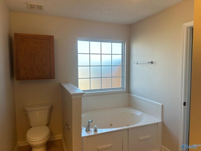 Building Photo - 109 Clover Ridge Dr