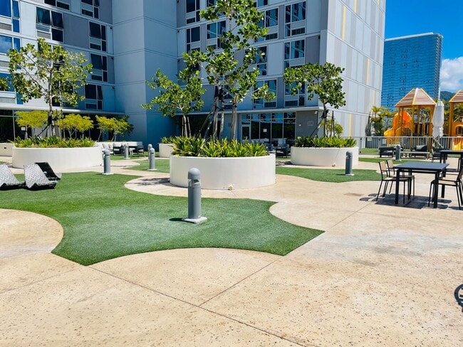Building Photo - *PET FREINDLY* 3 Bedroom 2 Bathroom 1 Park...