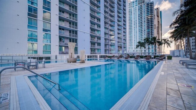 Building Photo - 335 S Biscayne Blvd