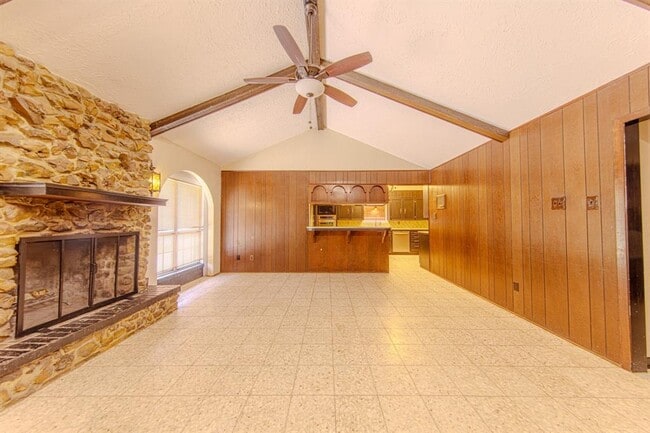 Building Photo - 31868 FM 1485 Rd