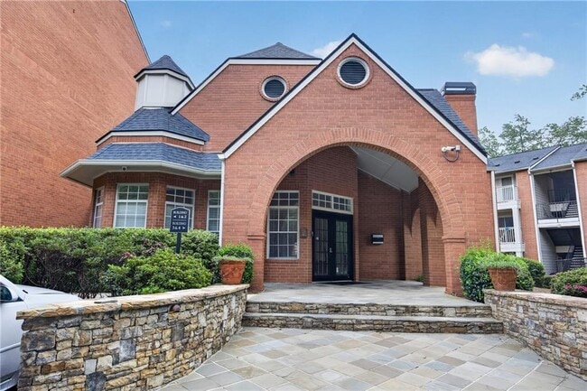 Building Photo - 1021 Chastain Park Ct NE