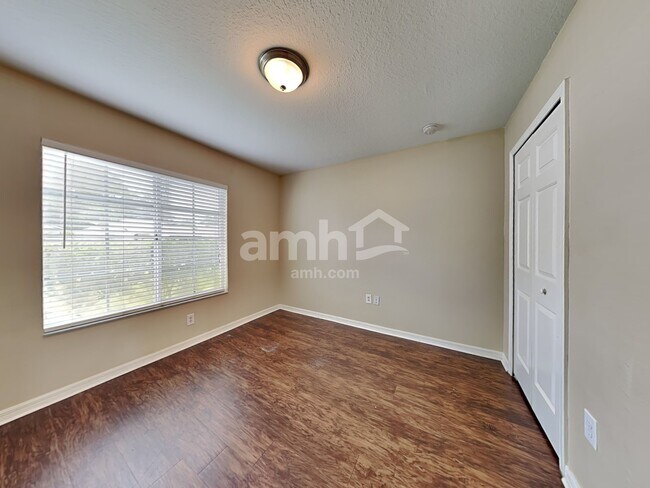 Building Photo - 30846 Midtown Ct