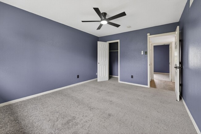 Building Photo - 302 Independence Dr