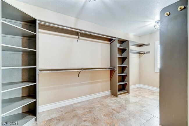 Building Photo - 2312 Silver Bluff Ct
