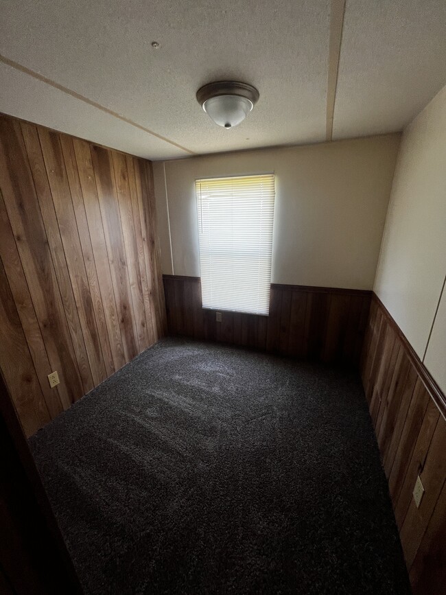 Building Photo - 510 Dj's Ln
