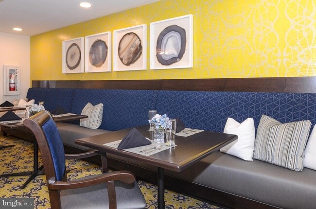 Building Photo - 2222 Colts Neck Rd