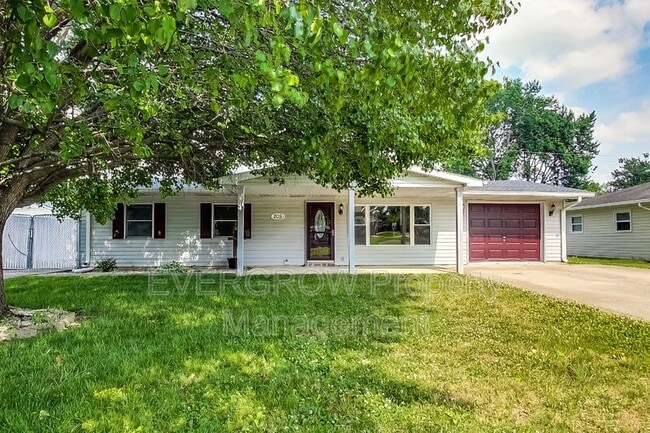 Building Photo - 205 Mooreland Dr