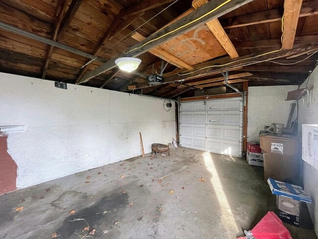 Building Photo - 4619 N Howard St