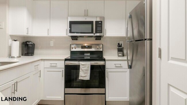 Building Photo - 10200 Falcon Pine Blvd
