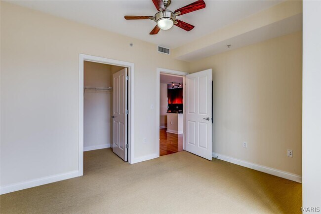 Building Photo - 4909 Laclede Ave