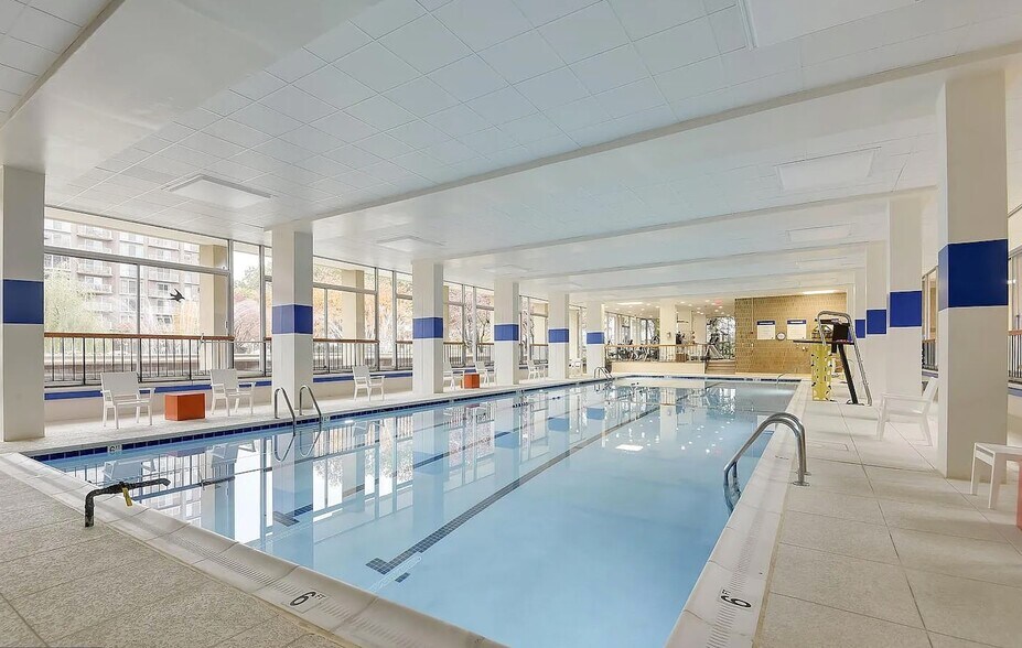 Building Photo - 560 N Street SW