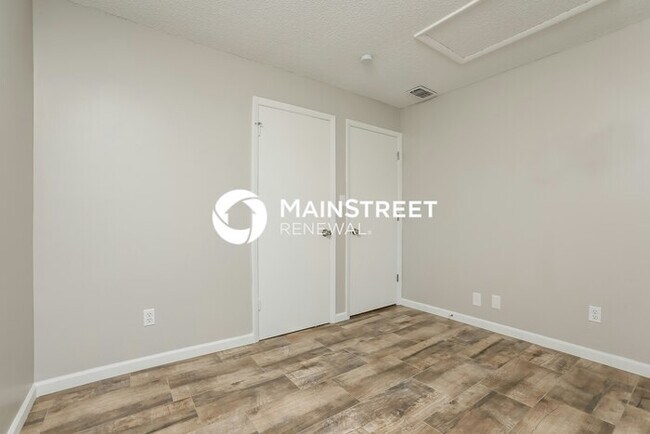 Building Photo - 3 Bedroom Pet-Friendly Home in Deltona, FL with Main Street Renewal