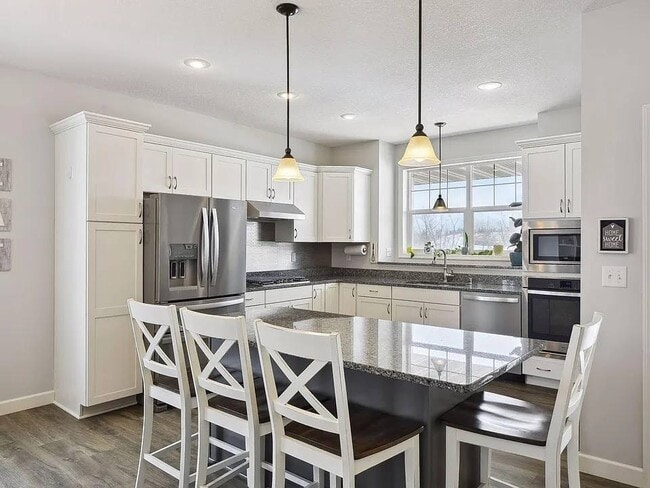 Building Photo - 18115 Icon Ct