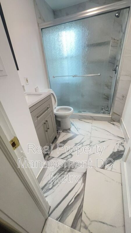 Building Photo - 1241 Monroe St NE