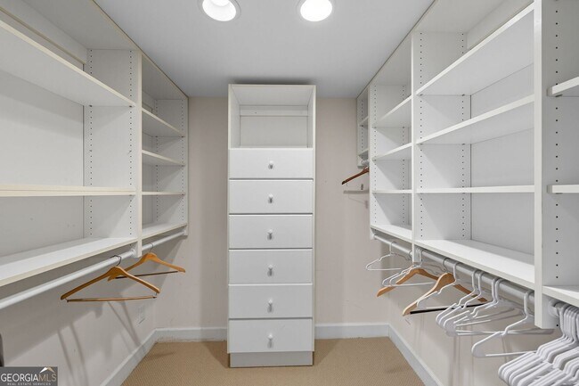 Building Photo - Luxury Lakefront Retreat – Fully Furnished...