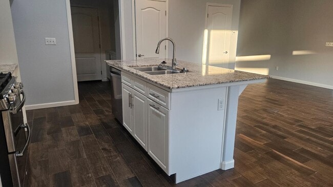 Building Photo - 3351 Cordova Ave