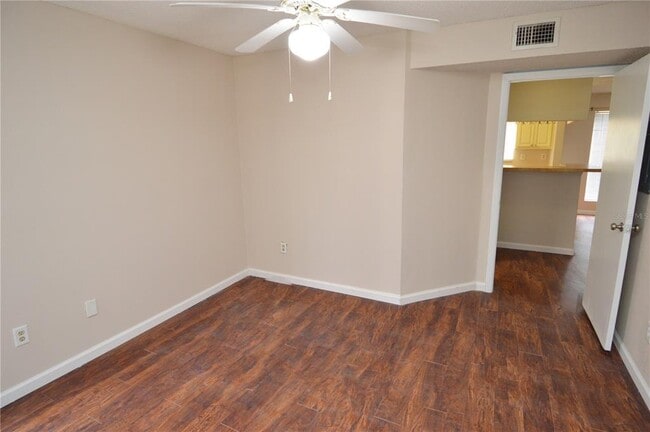 Building Photo - 8756 Mallard Reserve Dr