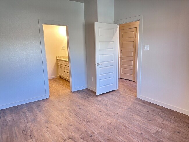 Building Photo - Charming 3-Bed, 2-Bath Home on Albany Ave – Spacious 1488 Sq Ft in Lubbock!